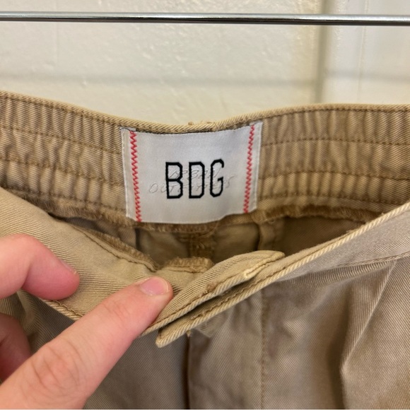 NWT BDG Blair Chino Pleated Shorts Khaki Cotton Twill Size Medium - Picture 5 of 10